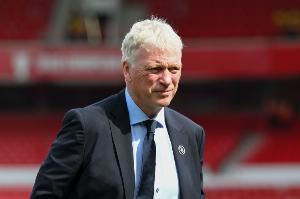 不敌曼城！莫耶斯：我对大部分时间的表现满意，但错过很多机会